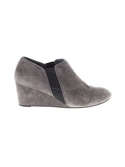 Pre-owned Vionic Wedges In Gray