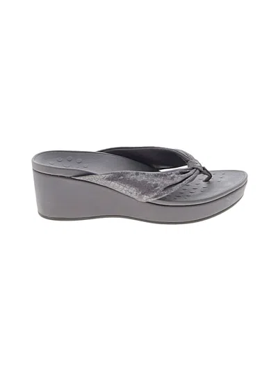 Pre-owned Vionic Wedges In Gray