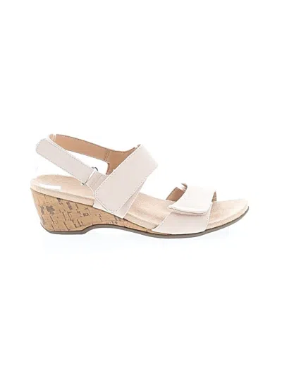 Pre-owned Vionic Wedges In Ivory