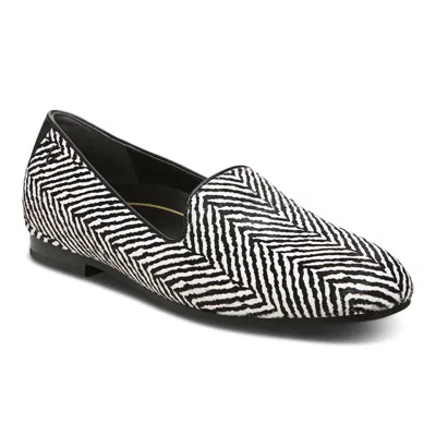 Vionic Willa Flat Shoes In Black/white In Multi