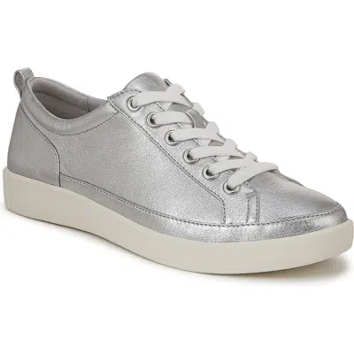 Vionic Winny Sneaker In Silver