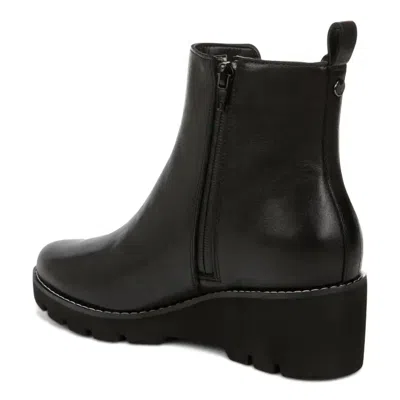 Vionic Women's Aria Boot In Black
