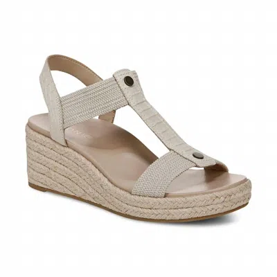 Vionic Women's Calera Wedge Sandal In Cream In White