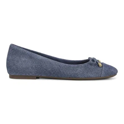 Vionic Women's Klara Ballet Flat In Denim Blue
