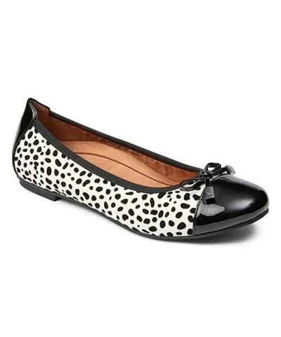 Vionic Women's Minna Spot Loafer In White In Black