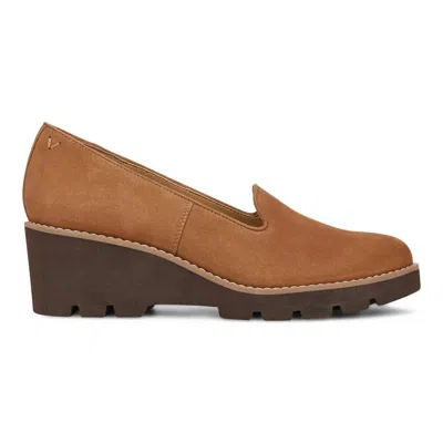 Vionic Women's Willa Wedge In Cognac In Brown
