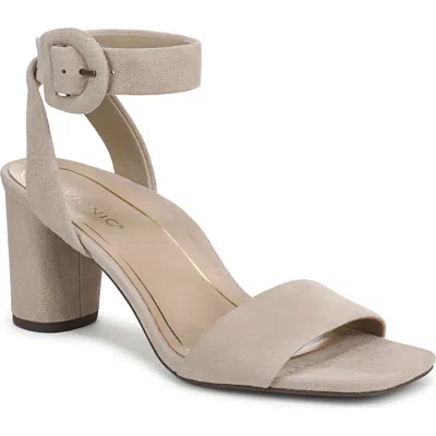 Vionic Zinfandel Sandal In Gray