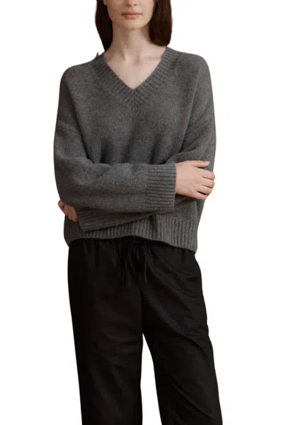 Vir Vita Filippa V-neck Cashmere Sweater In Stone Grey