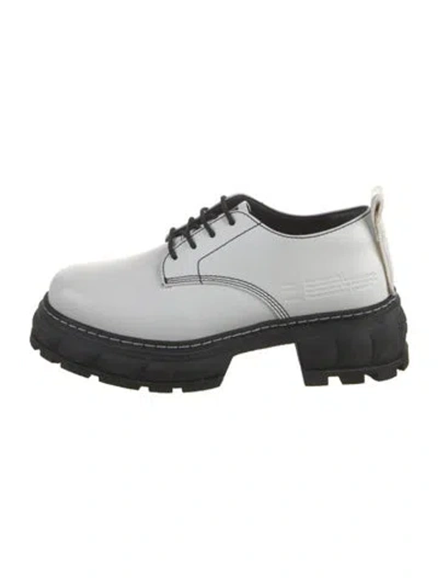 Pre-owned Viron Leather Oxfords In White