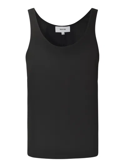 Vis-a-vis Classic Fitted Tank Top In Black