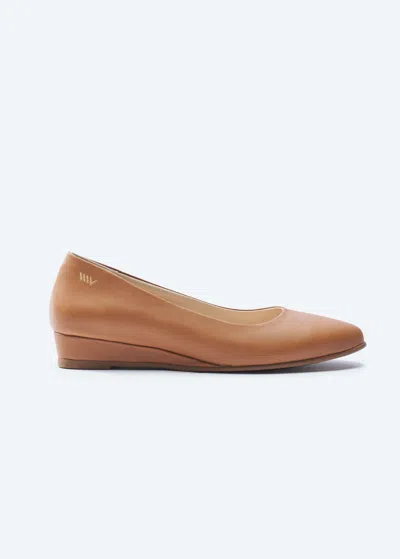 Viscata Roma Leather Flats In Brown