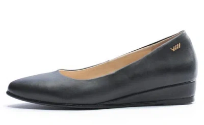 Viscata Roma Leather Flats In Black