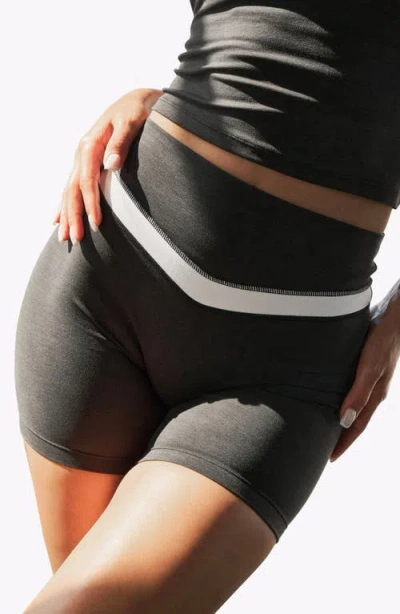 Vitality Daydream Block Volley Short In Black