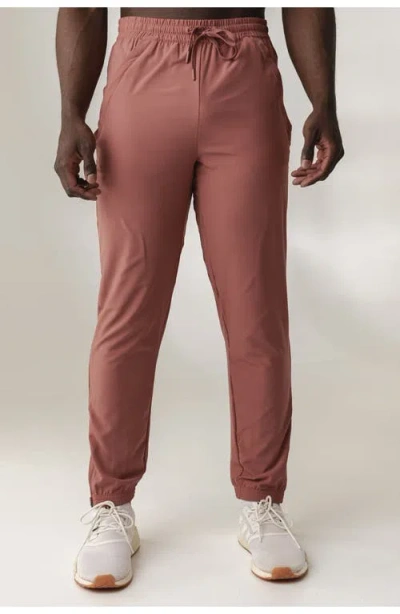 Vitality Prime Jogger In Brown