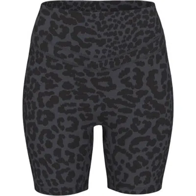 Vitality Pulse Volley Short In King Cheetah Midnight
