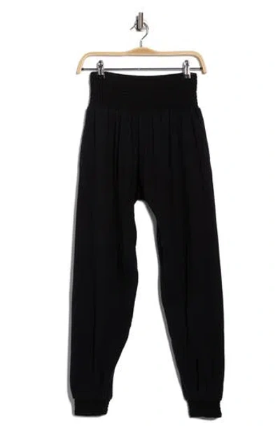 Vitamin A ® Nya Smocked Linen & Organic Cotton Blend Beach Cover-up Pants In Black