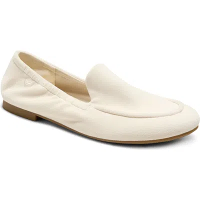 Vivaia Kepler Round-toe Kep Loafers In White