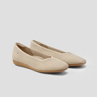VIVAIA LIGHTWEIGHT SQUARE-TOE V-CUT FLATS (MARGOT WALKER)