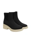 Vivaia Round-toe Chunky Platform Travel Boots In Black