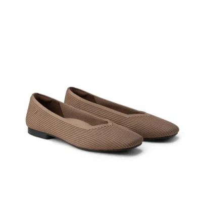 Vivaia Square-toe V-cut Flats