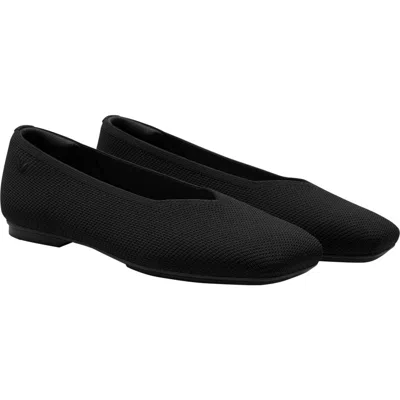 Vivaia Square-toe Margot V-cut Flats In Black