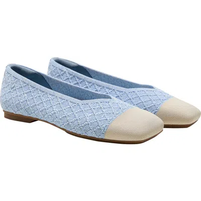 Vivaia Square-toe Margot V-cut Flats In Blue