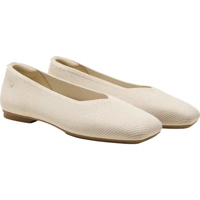 Vivaia Square-toe Margot V-cut Flats In Neutral