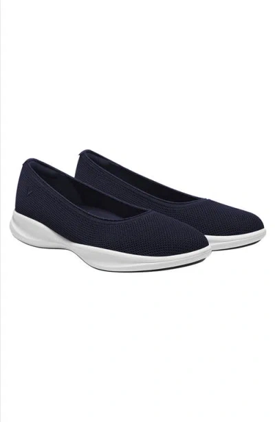 Vivaia Water-repellent Round-toe All-day Sneaker Flats