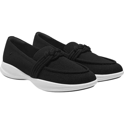 Vivaia Water-repellent Round-toe Sneaker Loafers