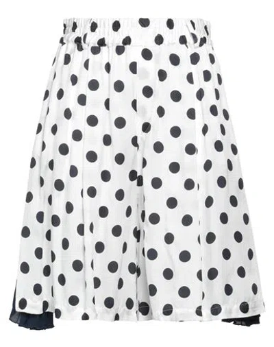Vivetta Woman Shorts & Bermuda Shorts White Size 6 Viscose