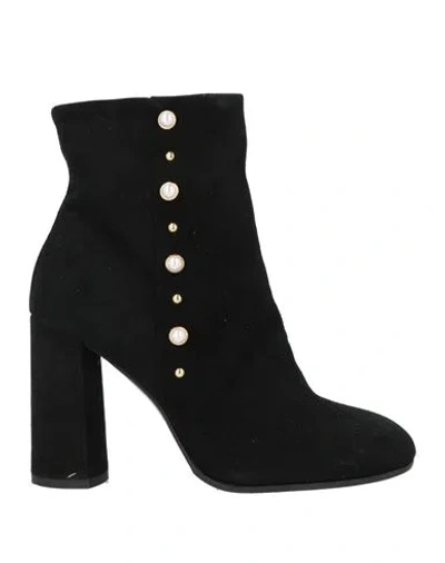 Vivien Woman Ankle Boots Black Size 6 Leather