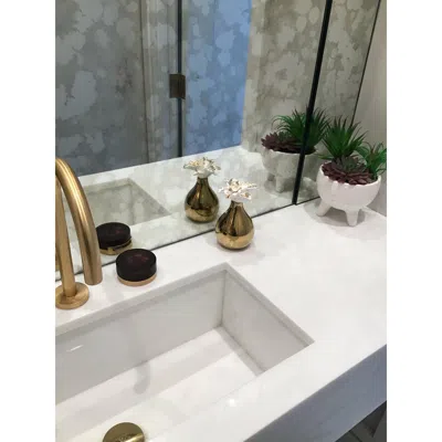 Vivience Gold Narrow Top Diffuser, "iris & Rose"