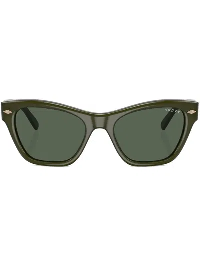 Vogue Eyewear Logo-print Sunglasses In Grün