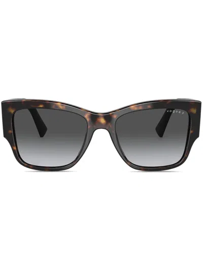 Vogue Eyewear 方框太阳眼镜 In Brown