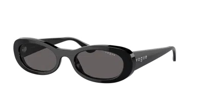 Vogue Eyewear Woman Sunglass Vo5582s In Black Smoke