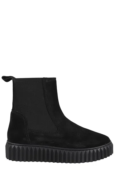Voile Blanche Smooth Suede Ankle Boot In Black