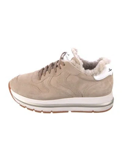 Pre-owned Voile Blanche Suede Fur Trim Sneakers In Neutral