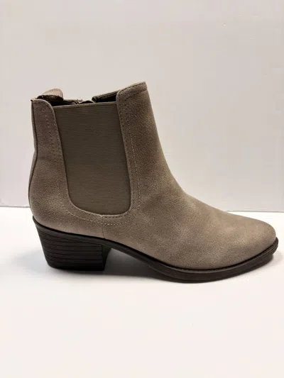 Volatile Women's Carriage Lug Boots In Stone In Brown