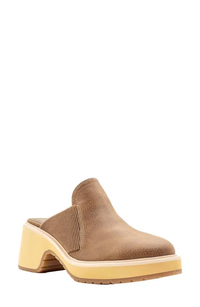 Volatile Women's Monet Bock Heel Clogs In Cognac