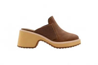 VOLATILE WOMEN'S MONET CLOG IN COGNAC