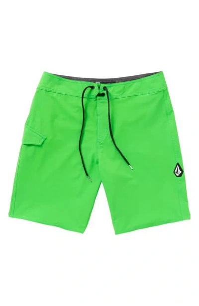 Volcom Men's Lido Solid Mod 20" Shorts In Spring Green