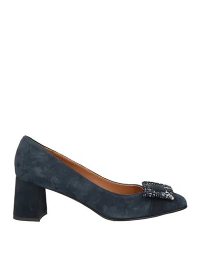 Voltan Woman Pumps Midnight Blue Size 8 Leather