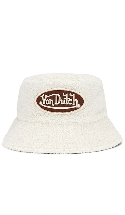 Von Dutch Sherpa Bucket Hat In Cream