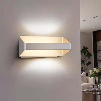 Vonn Lighting Atlas 1-light Flush Mount 10" Up-down Etl Certified Integrated Led Wall Sconce Light In Silver