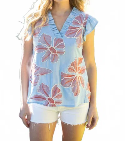 Voy Applique Floral Ruffle Top In Blue