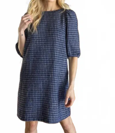Voy Contrast Bow Back Detailed Shift Dress In Navy In Blue