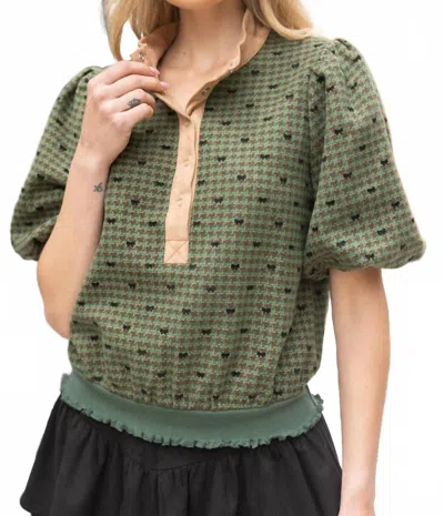 Voy Daisy Snap Buttoned Placket Flannel Top In Hunter Green