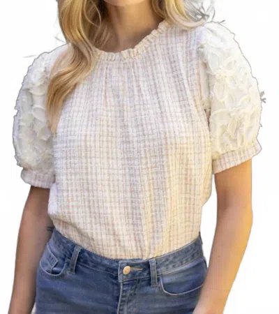 Voy Floral Sleeve Top In Cream In White