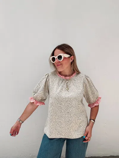 Voy Savannah Short-sleeve Pullover Blouse In Beige