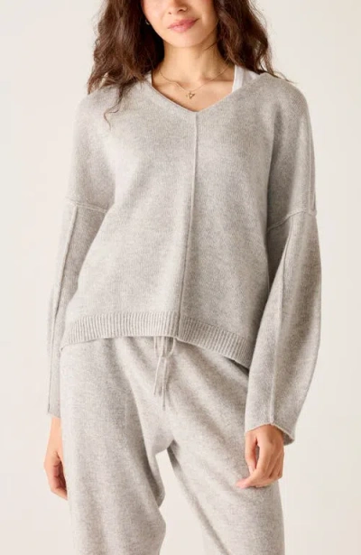Voyageur By Mersea Lugano Cashmere V-neck Sweater In Gray